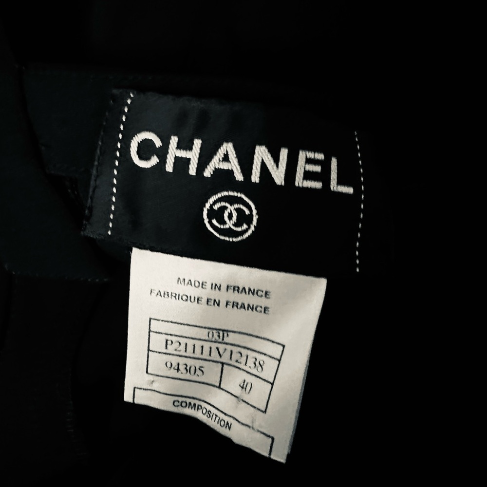 Pre-Loved CHANEL Black Pleated V‑Neck Button-Front Midi Dress - Picture 7 of 10